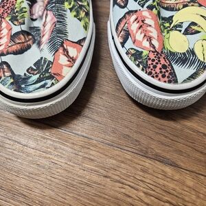 Groovy tropical/banana sz38 sneakers By:Divided fit 7 1/2 foot blue/ orange